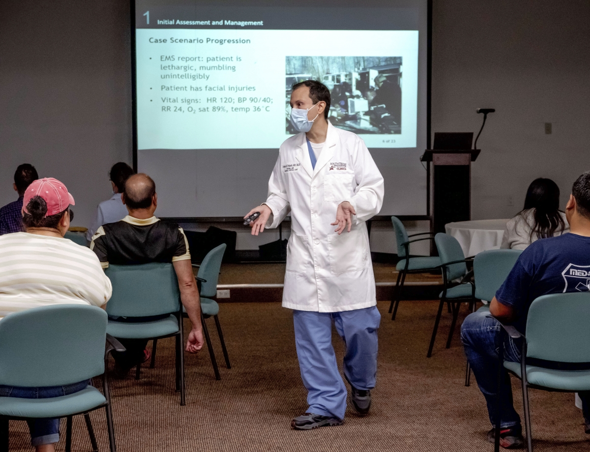 Advanced Trauma Life Support, Dr. Carlos Palacio leads an ATLS student course